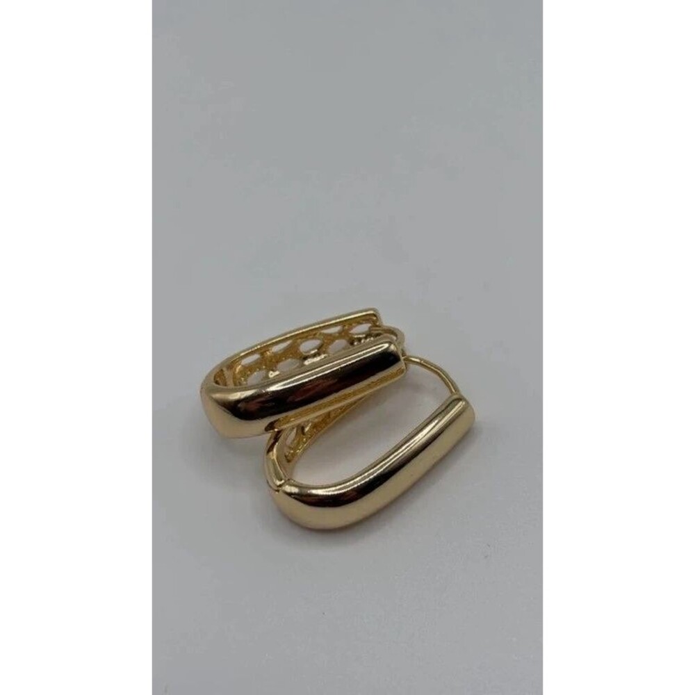 Arete chapado en oro